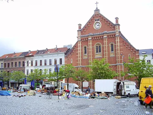 Place du Jeu de Balle Flea Market